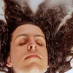 Unlocking the Meaning Behind Dreams About Washing Your Hair